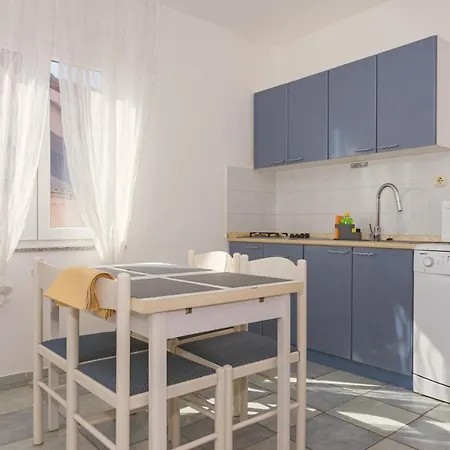 Seni Apartment Pirovac