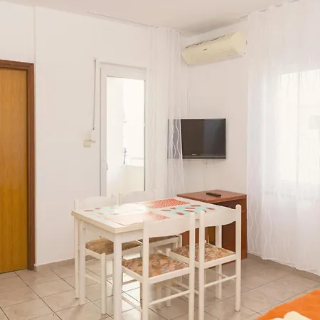 Apartment Seni Pirovac