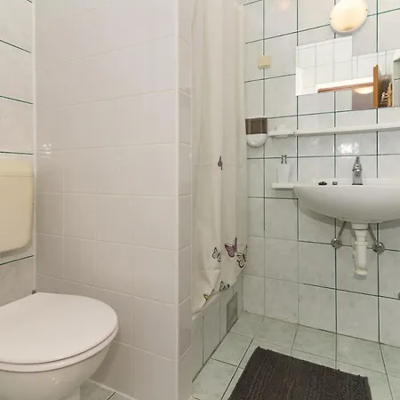 Seni Apartment Pirovac